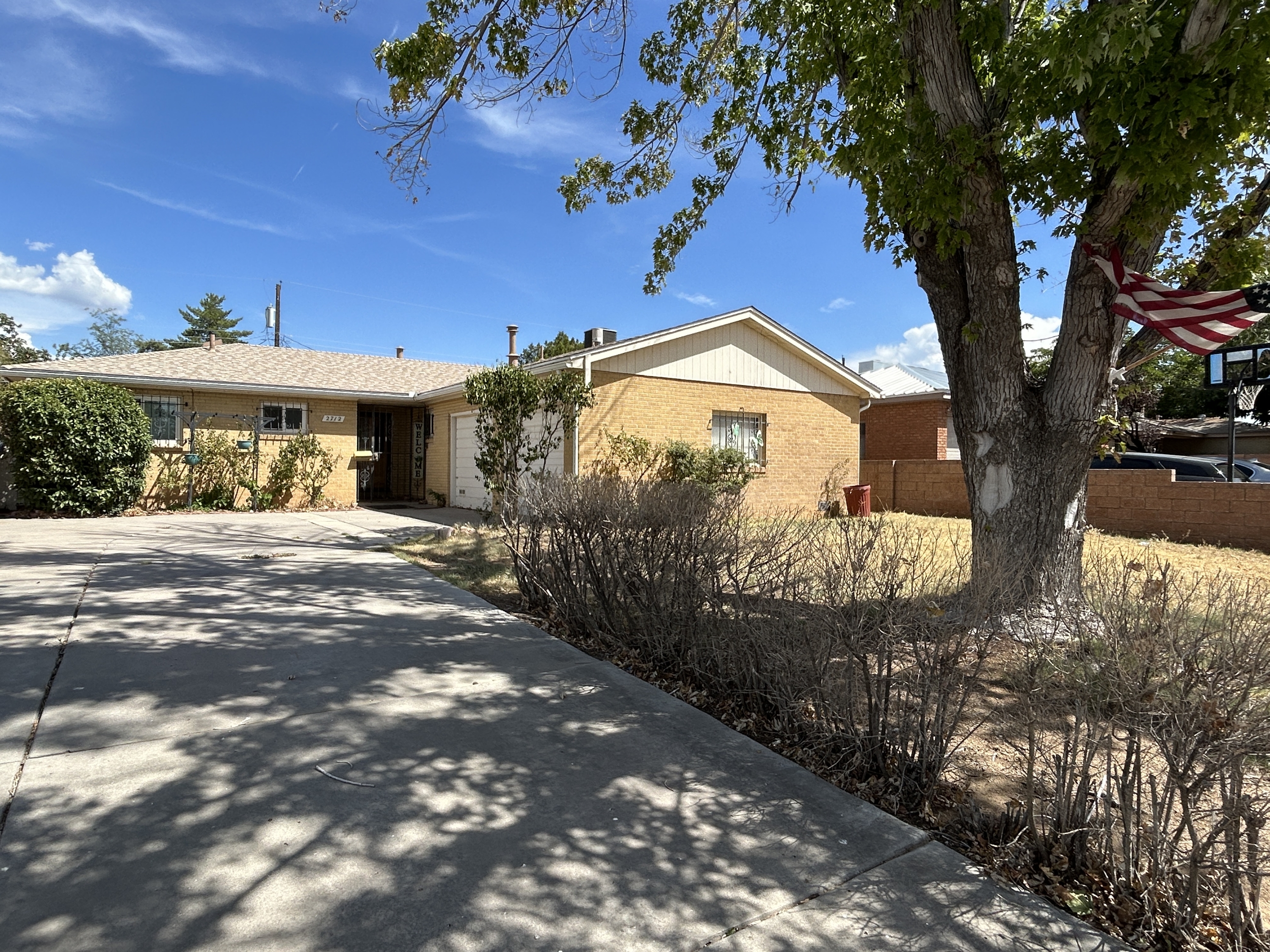 2712 Palomas Drive Northeast